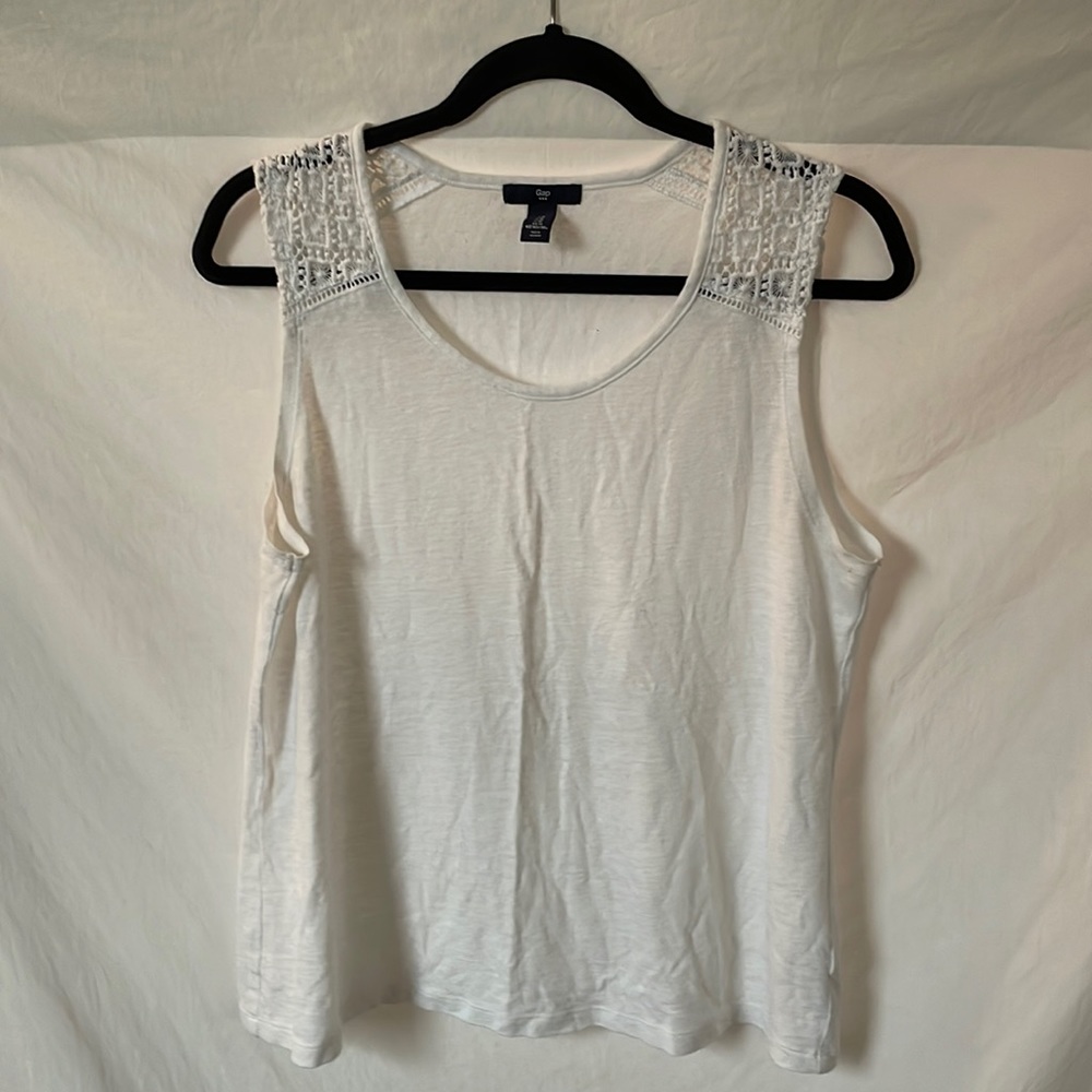 Gap Tank Top Size M